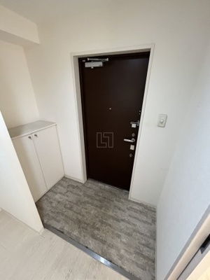 【玄関】 | アモーレ本町ウエスト | アモーレ本町ウエスト　玄関スペース