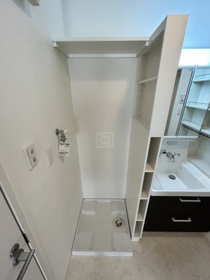 【設備】 | アモーレ本町ウエスト | アモーレ本町ウエスト　室内洗濯パン