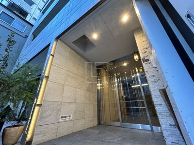 【エントランス】 | アモーレ本町ウエスト | アモーレ本町ウエスト　エントランス