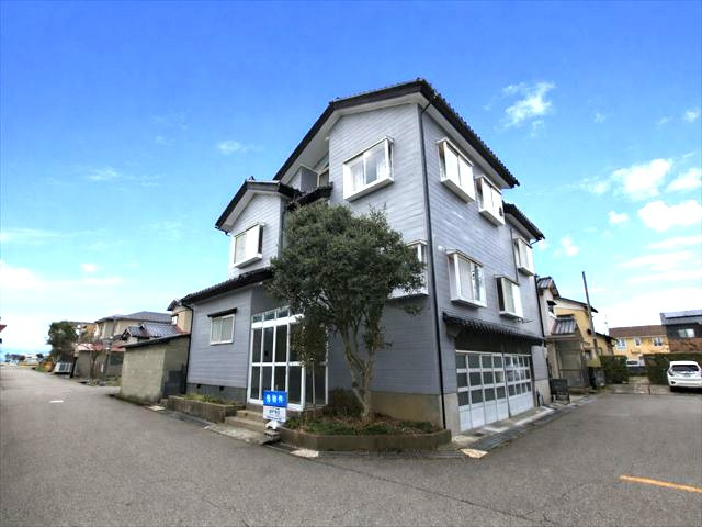 野々市市下林四丁目中古住宅の画像