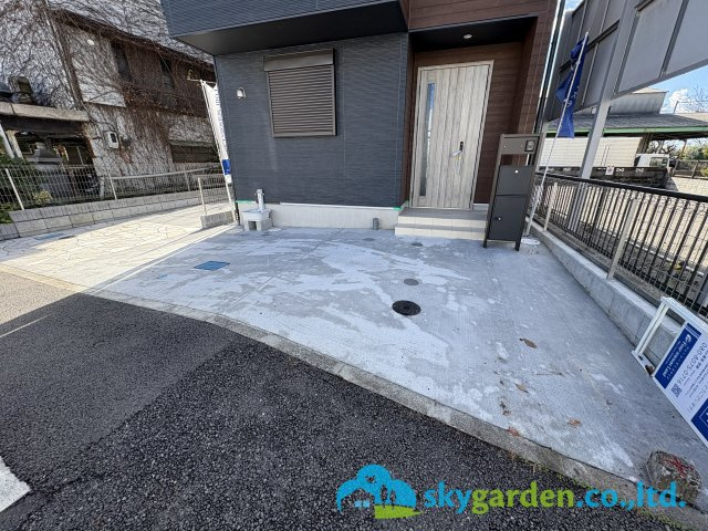 藤沢市羽鳥4丁目　新築戸建　全2棟1号棟の駐車場|カースペースがあります