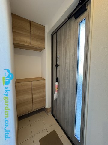 藤沢市羽鳥4丁目　新築戸建　全2棟1号棟の玄関|シンプルで使いやすい玄関です