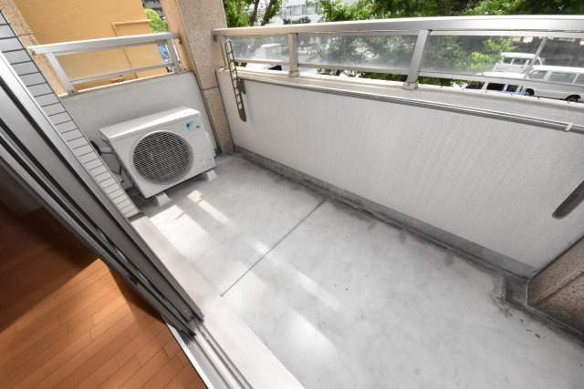 アリスマナーガーデン新町のバルコニー