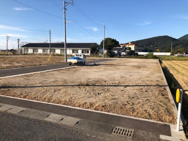 オリーブタウン中島町　の外観|分譲地前の市道から見たＮｏ．７の土地です。