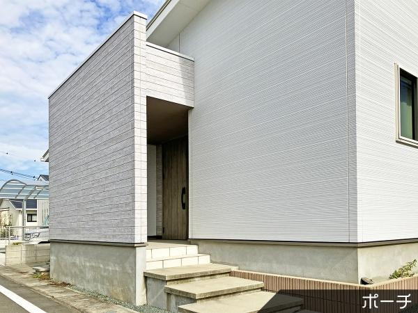 菊池郡菊陽町大字原水の中古一戸建の玄関