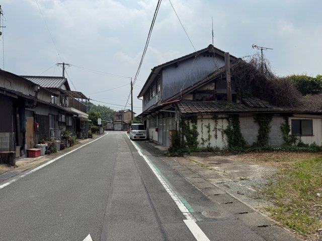 和水町江田住宅用地の前面道路含む現地写真