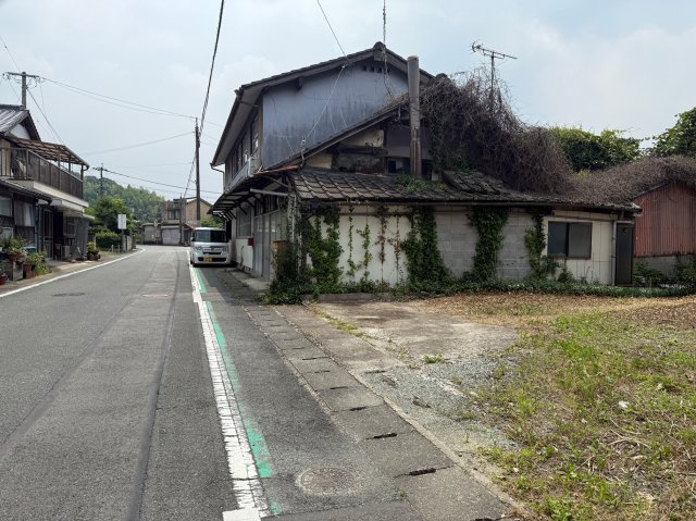 和水町江田住宅用地の前面道路含む現地写真