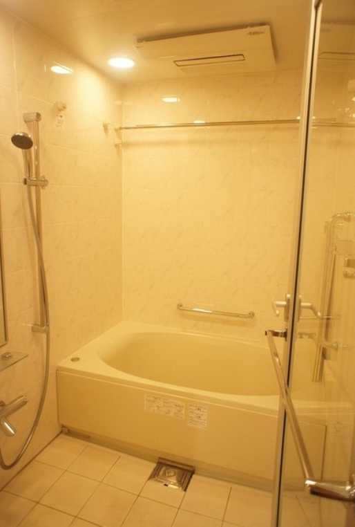 グランスイート二子玉川スタイルフォート　分譲賃貸　ウォークインクローゼット　ネット無料の浴室