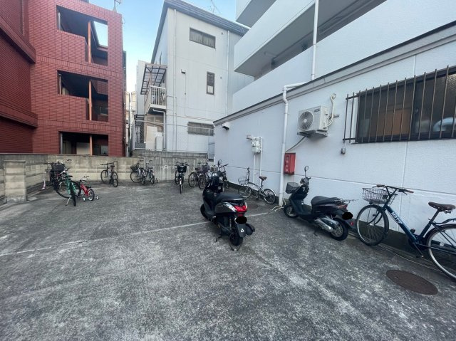 石屋川ロイヤルハイツのバルコニー