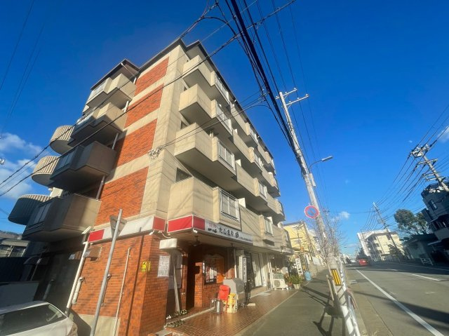 石屋川ロイヤルハイツの外観