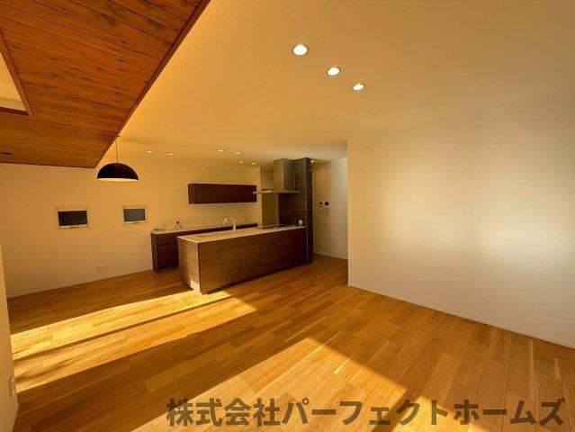 幾野4丁目戸建の居間・リビング|ゆったり過ごせるリビングです