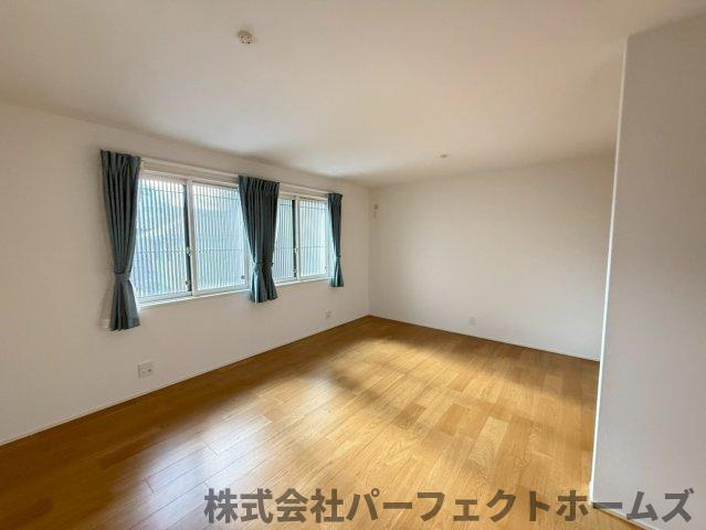 幾野4丁目戸建の洋室|使い勝手のいい洋室です