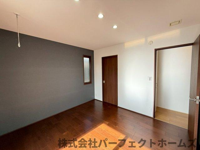 幾野4丁目戸建の洋室|コンパクトで使いやすい洋室です