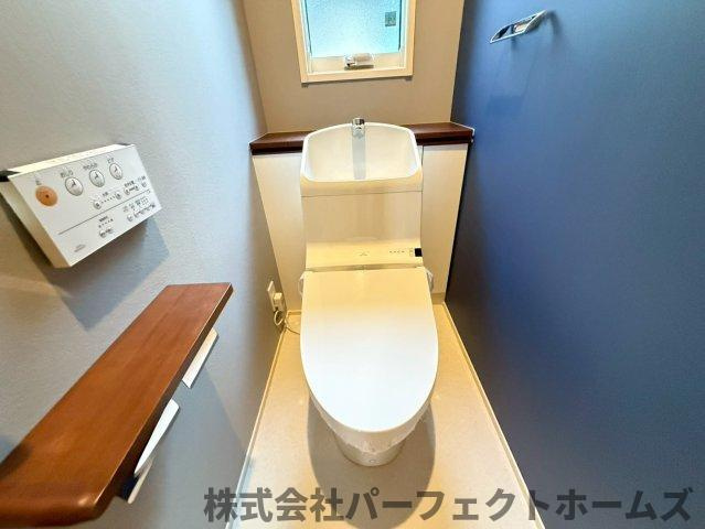 幾野4丁目戸建のトイレ|シンプルで使いやすいトイレです