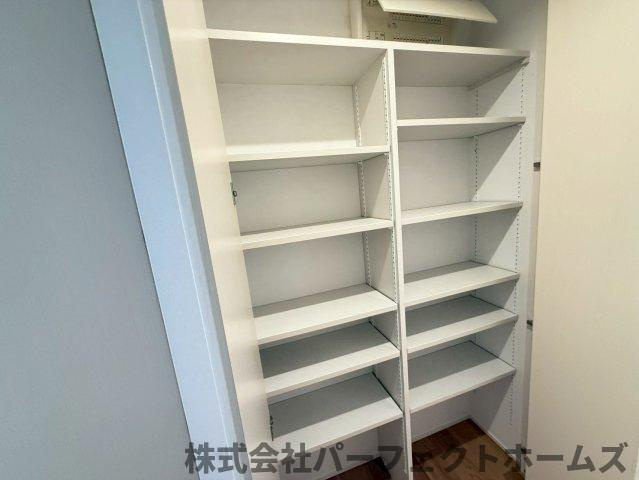 幾野4丁目戸建の収納|こまごまとしたものを収納できそうですね