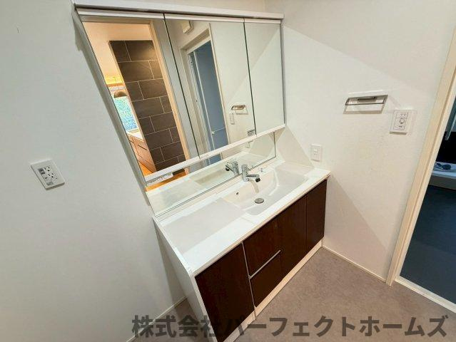 幾野4丁目戸建の独立洗面台|独立洗面化粧台付き