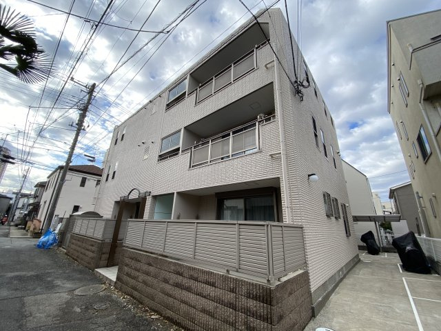 Flat S 駐車場の外観