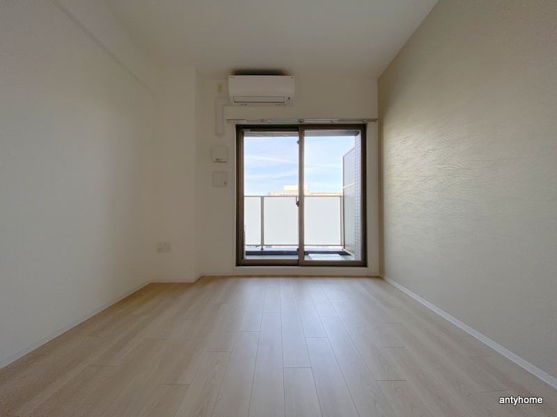 Quintet NAMBA(旧：レジュールアッシュNAMBA) 仲介手数料無料の居間・リビング