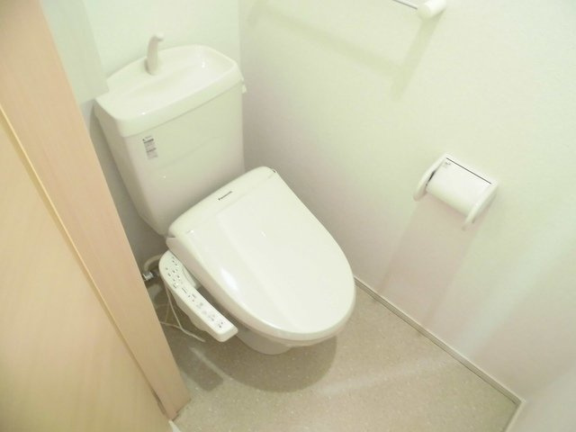 ウィステリアＦ　Ⅰのトイレ|落ち着いた色調のトイレです