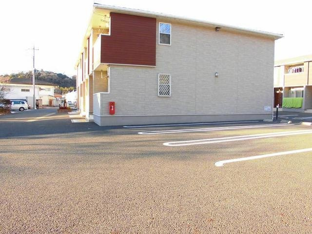 ウィステリアＦ　Ⅰの駐車場|駐車場があるので、車を買う予定の方も安心です