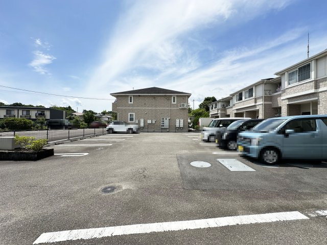 クオーレの駐車場