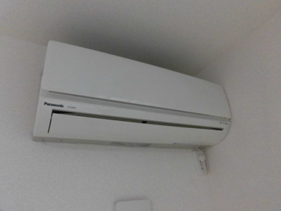 【設備】 | ノイヴェル小松 | エアコンのおかげで年中快適に暮らせますね