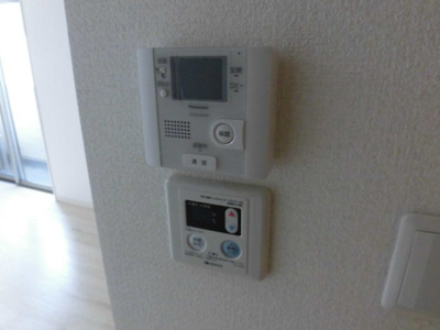 【セキュリティ】 | ノイヴェル小松 | ＴＶモニター付インターホンでセキュリティー面もばっちりです