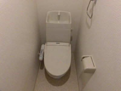 【トイレ】 | ノイヴェル小松 | 清潔感のあるトイレです