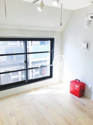 【居間・リビング】 | すすむテラス金町 | 洋室のお部屋です。