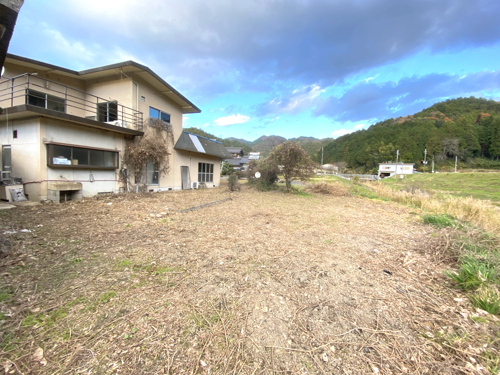 丹波市春日町上三井庄の中古一戸建の外観|菜園スペース