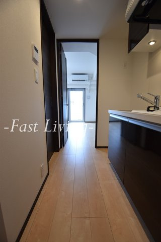 ジェノヴィア四谷三丁目グリーンヴェールの玄関