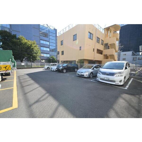 STD五条の駐車場