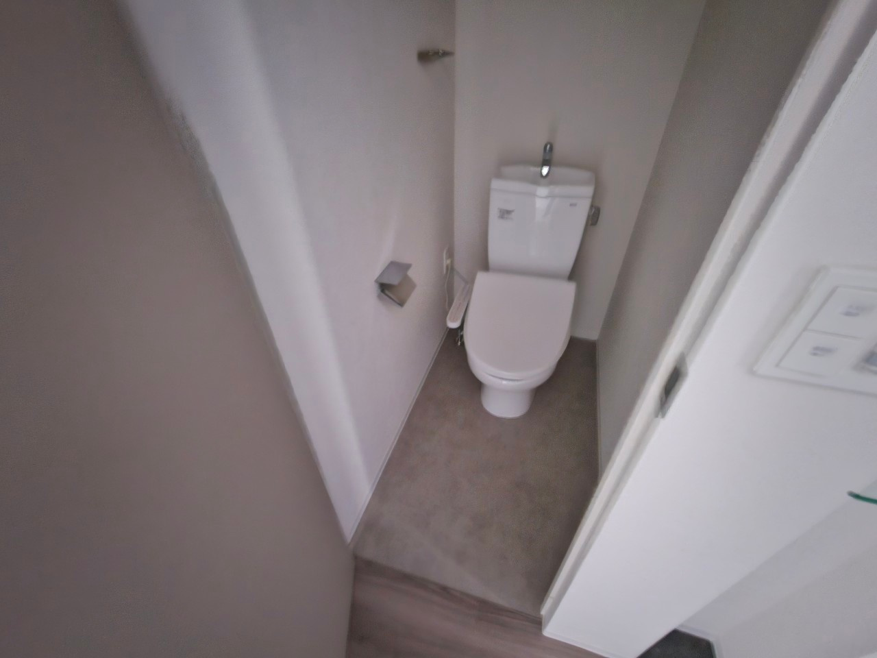 Live Flat六甲桜口のトイレ