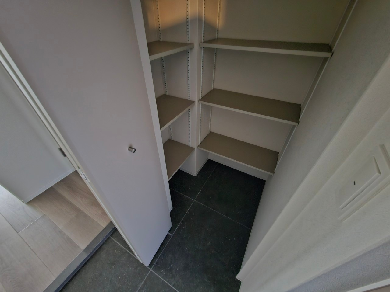 Live Flat六甲桜口の収納