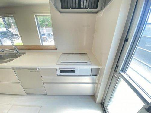 常滑市古場町4丁目のキッチン|IHクッキングヒータ搭載♪　勝手口付き！