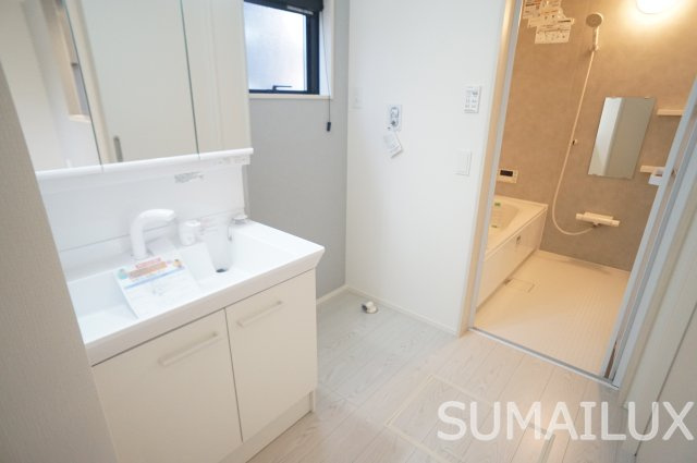 出水7丁目戸建の洗面所