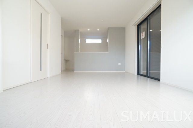 出水7丁目戸建の居間・リビング