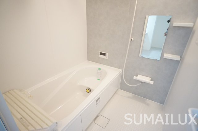 出水7丁目戸建の浴室