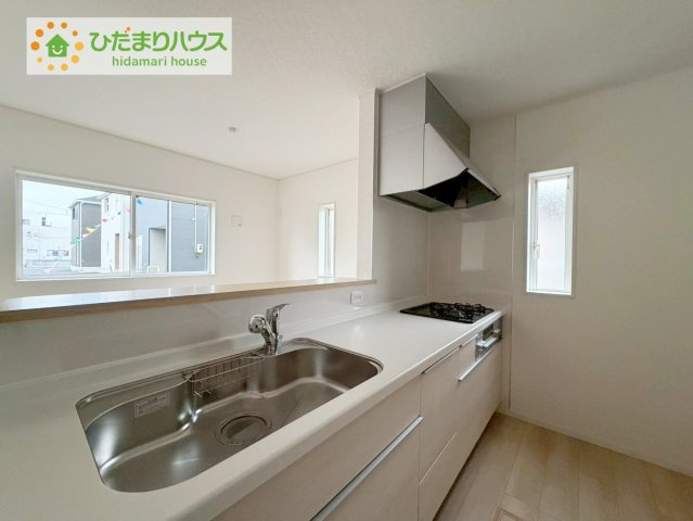 いわき市小名浜南富岡第１　新築戸建　2号棟のキッチン|料理をしながらでも、ご家族との会話を楽しめる対面式キッチン♪