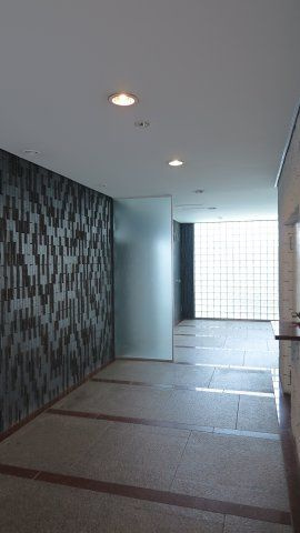 ストークマンション桜川のエントランス
