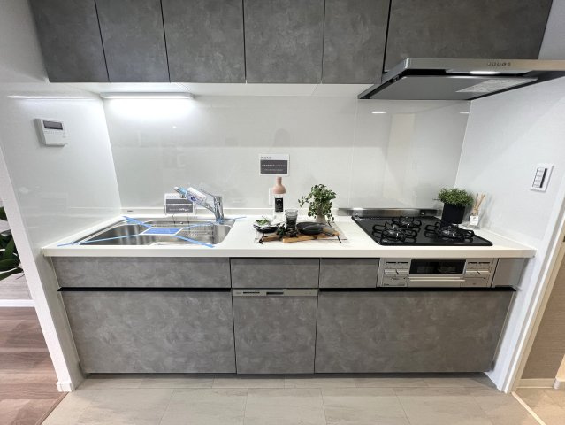 3面バルコニーの開放感！空と友達！！【リフォーム／東建ニューハイツ戸塚】のキッチン|お料理しやすいキッチンです