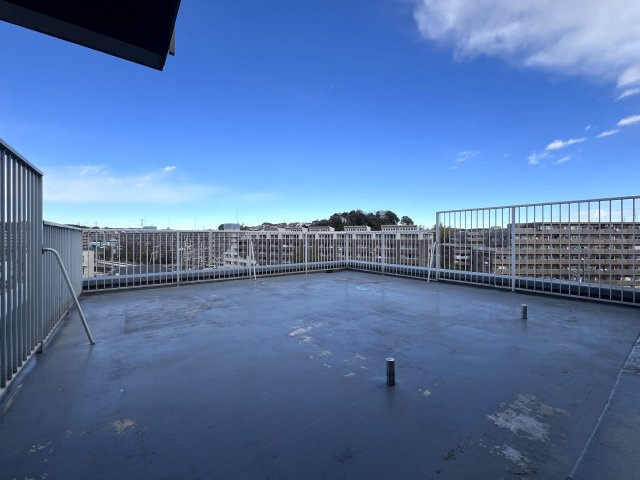 3面バルコニーの開放感！空と友達！！【リフォーム／東建ニューハイツ戸塚】のバルコニー|陽当たり良好なバルコニーです