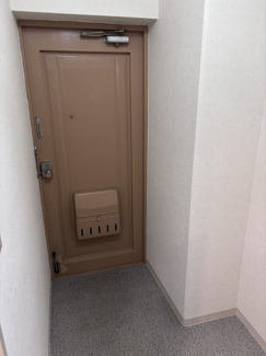 【玄関】 | ベルメゾン住吉 | シューズボックスが置けるスペースのある玄関です。