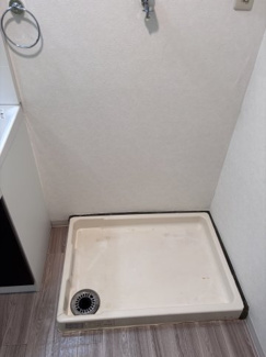 【設備】 | ベルメゾン住吉 | 独立洗面化粧台の横には洗濯機置き場があります。