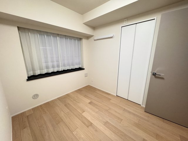 ウィン麻布十番ハラビルの洋室