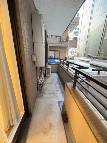 ウィン麻布十番ハラビルのバルコニー