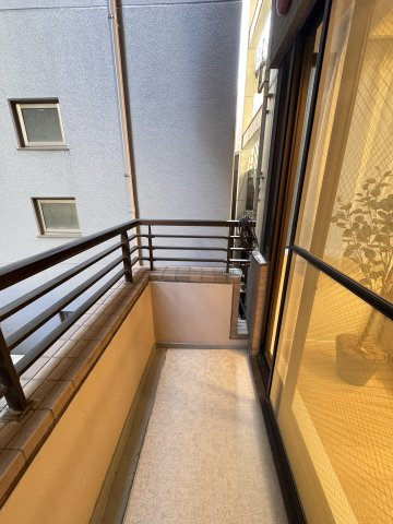 ウィン麻布十番ハラビルのバルコニー