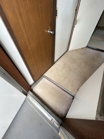 三木マンションの玄関