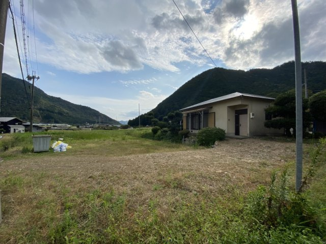 丹波市春日町野山の中古一戸建の外観|駐車スペース
