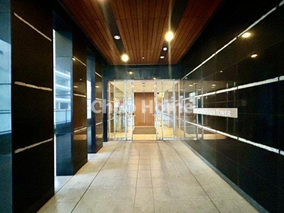 【エントランス】 | ステーションプラザタワー | 【エントランス】マンションのエントランスは、その物件の印象を決める、顔とも言える場所です。毎日通る場所ですからきれいなのが一番です。